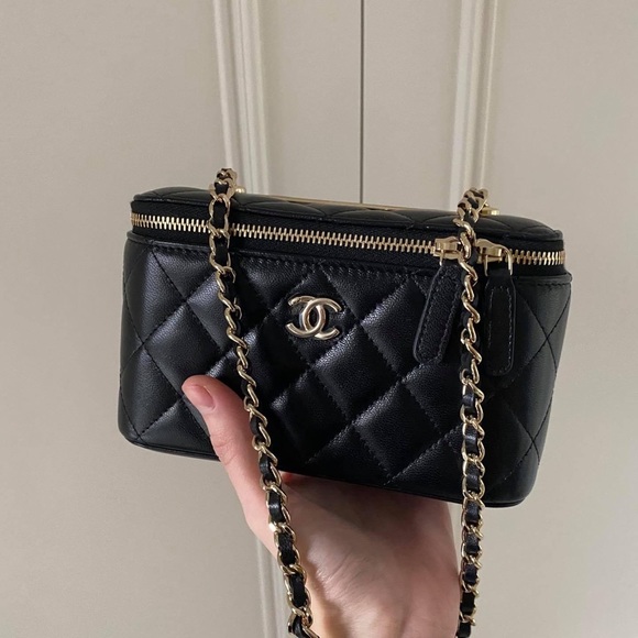 CHANEL Handbags - Chanel 2020 Mini Vanity Case (fit iPhone Pro Max)